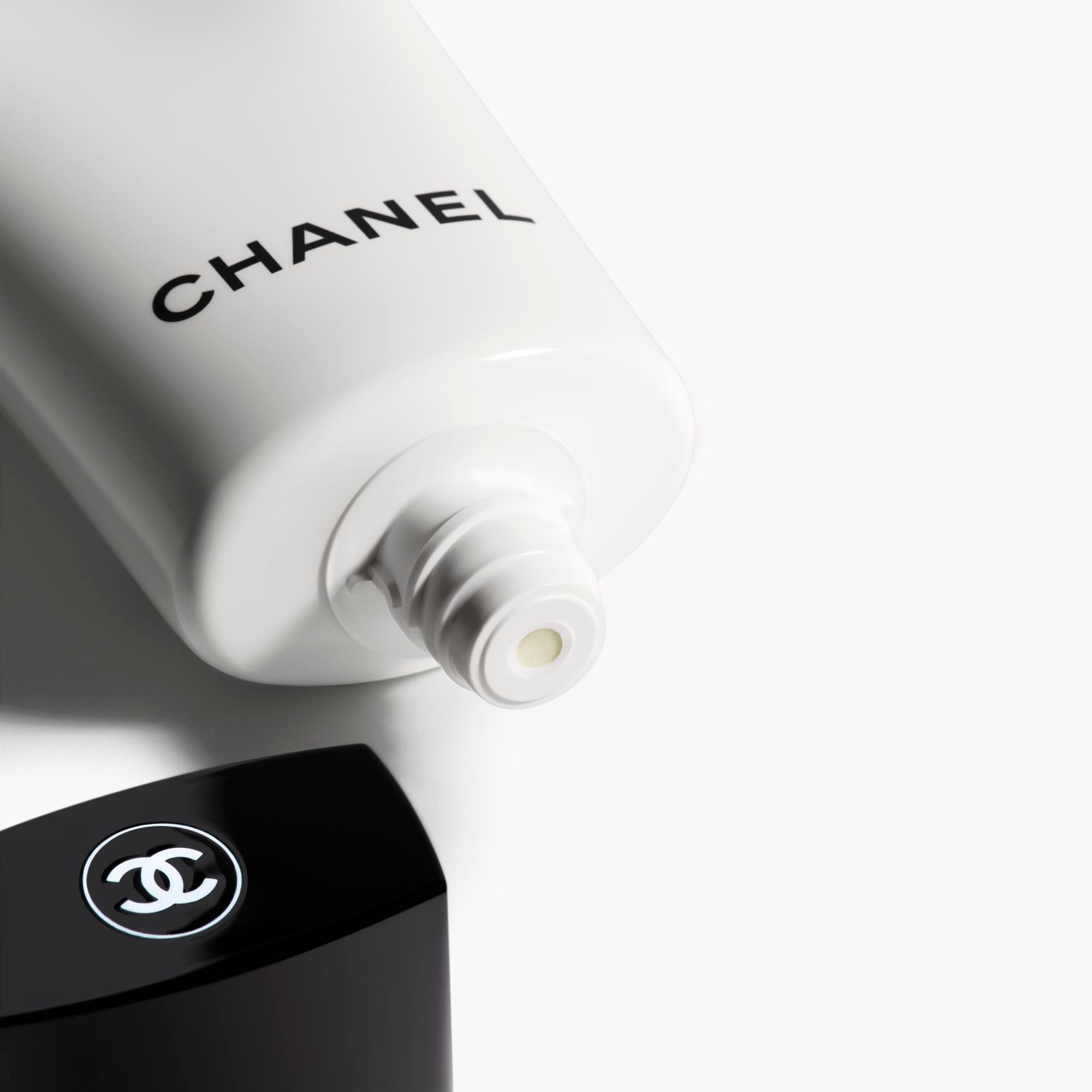CHANEL LA MOUSSE CAMELLIA CLEANSING / CREAM-TO-FOAM, 150ml