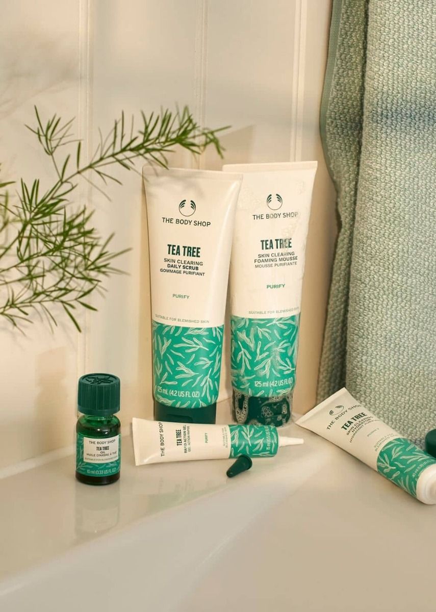 The Body Shop Tea Tree Skin Clearing Daily Scrub, 125ml