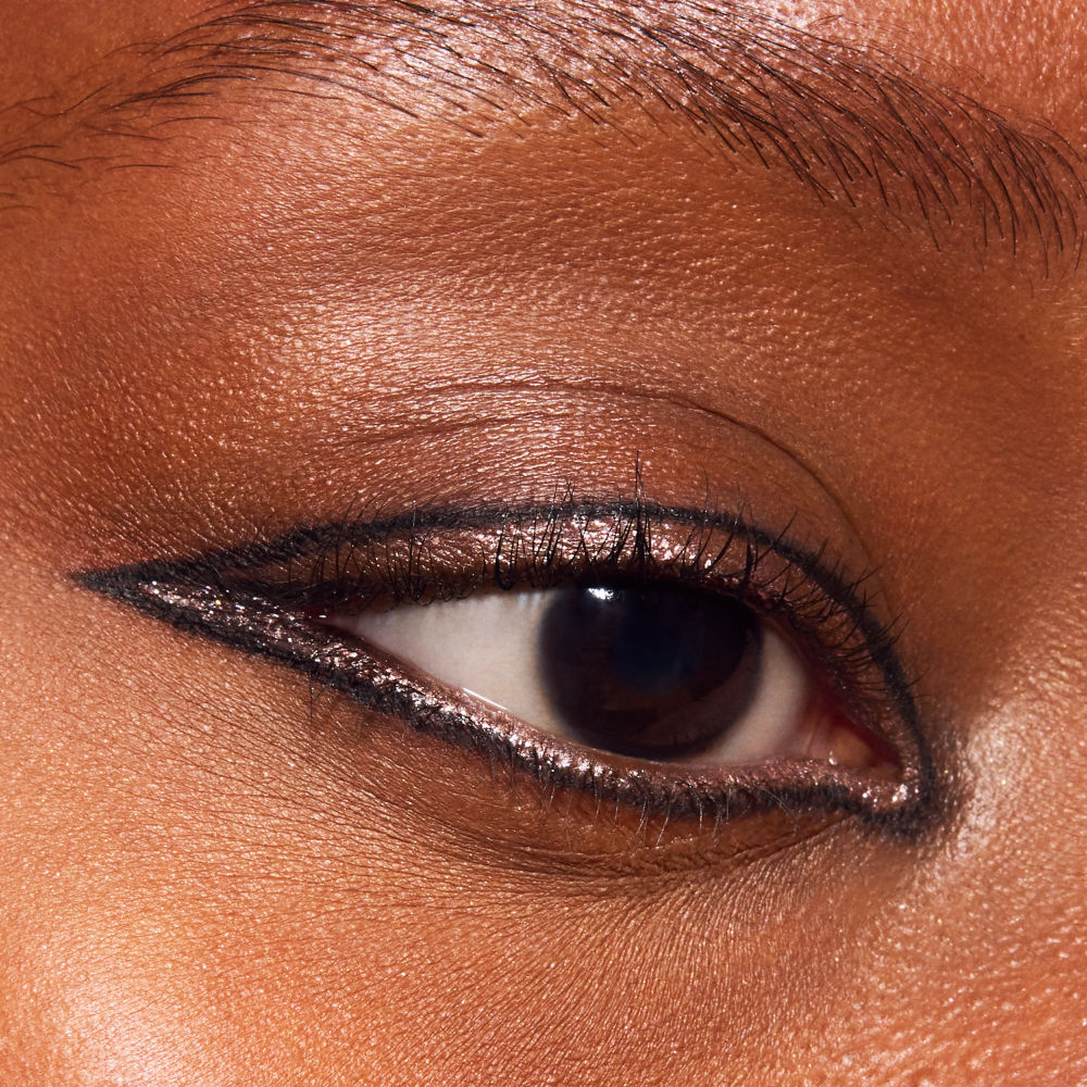M.A.C Dazzleshadow Eyeshadow Stick - Sublimil Spark, 1.6g Buy at Indicrest Image 5