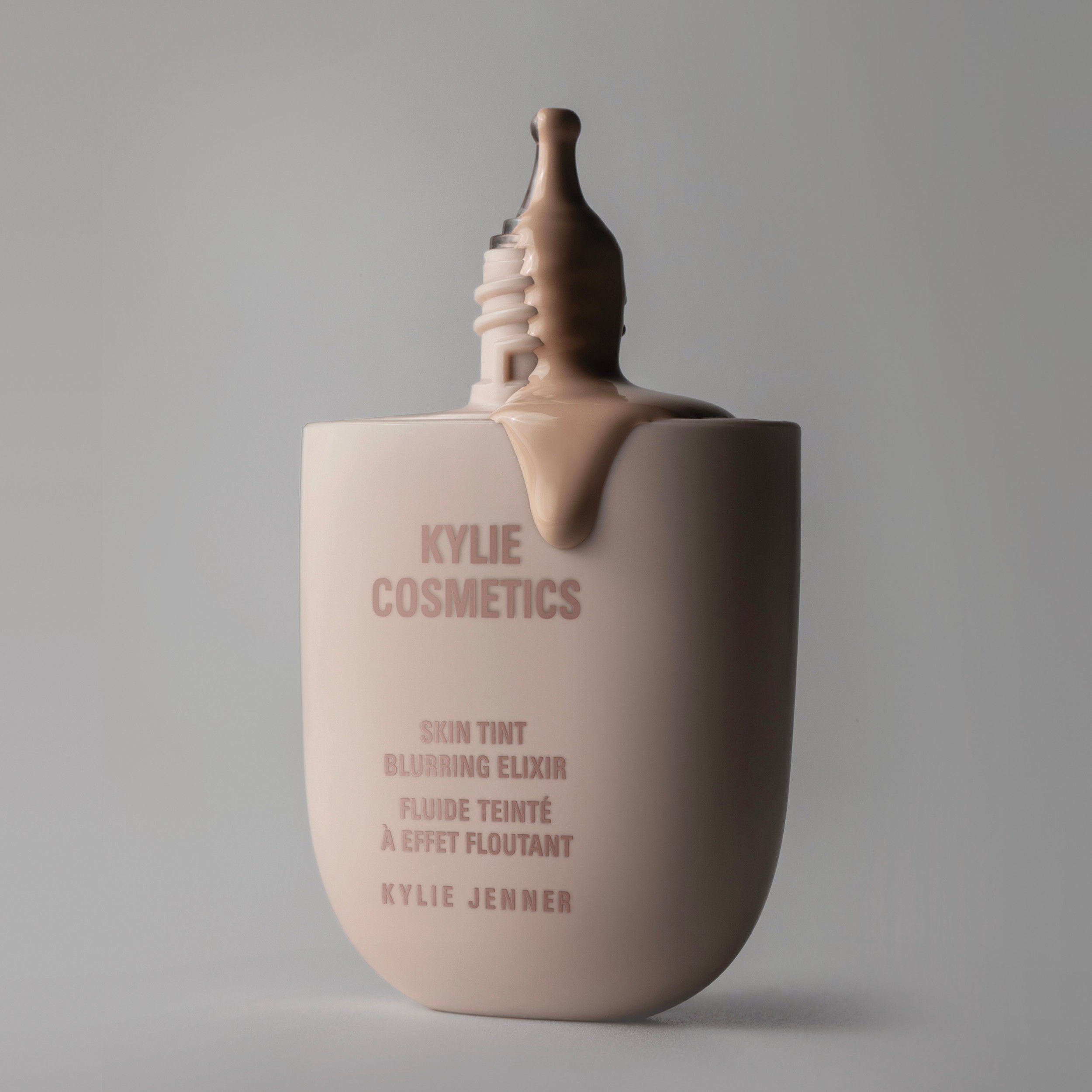 Kylie Cosmetics Skin Tint Blurring Elixir Foundation - 2W, 30ml