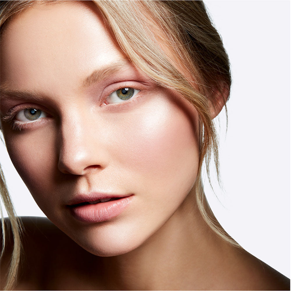 M.A.C Mineralize Skinfinish Highlighter - Soft & Gentle, Singles Buy at Indicrest Image 5