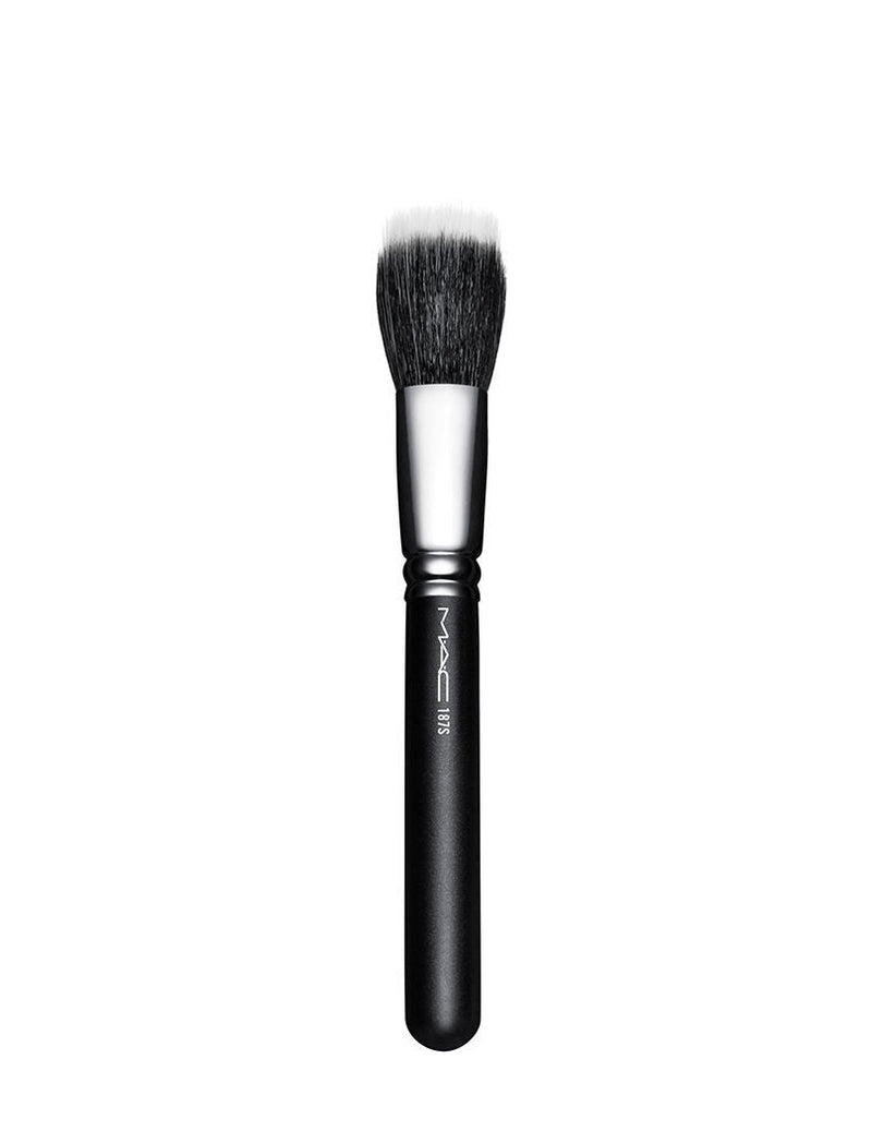 M.A.C 187 Synthetic Duo Fibre Face Brush Buy at Indicrest