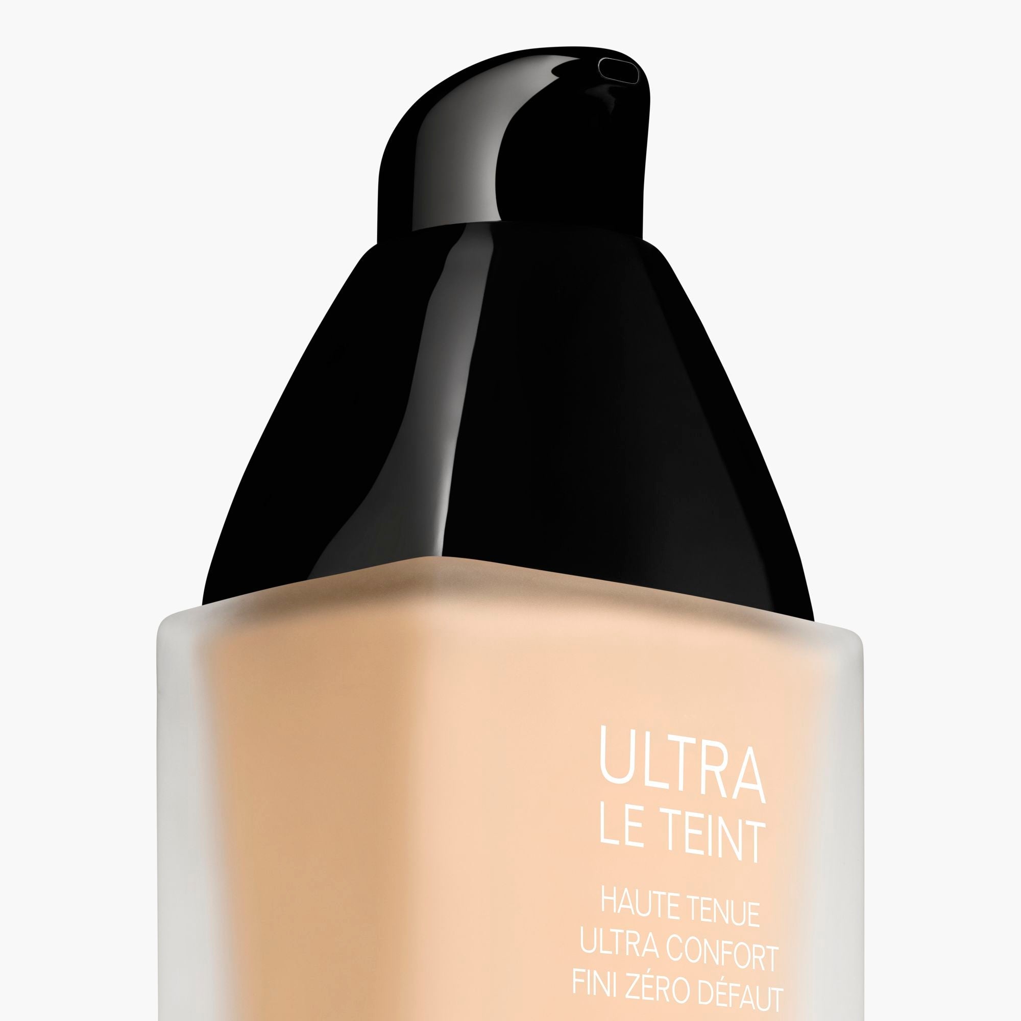 CHANEL ULTRA LE TEINT FLUIDE ULTRAWEAR - ALL-DAY COMFORT - FLAWLESS FINISH FOUNDATION - B10, 30ml
