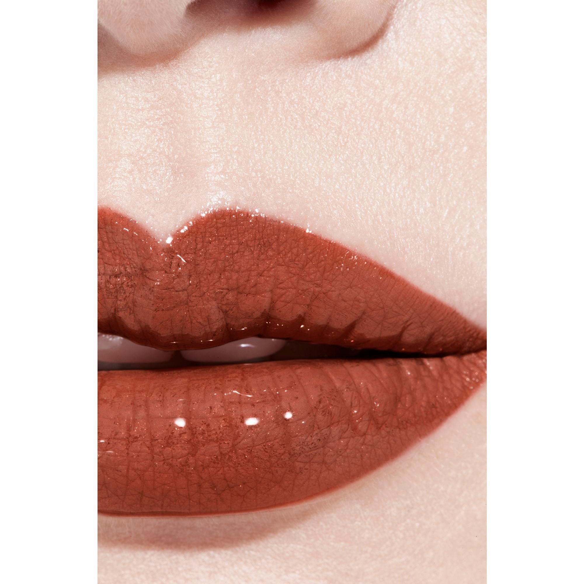 CHANEL LE ROUGE DUO ULTRA TENUE ULTRA WEAR LIQUID LIP COLOUR - RED BROWN, 8ml
