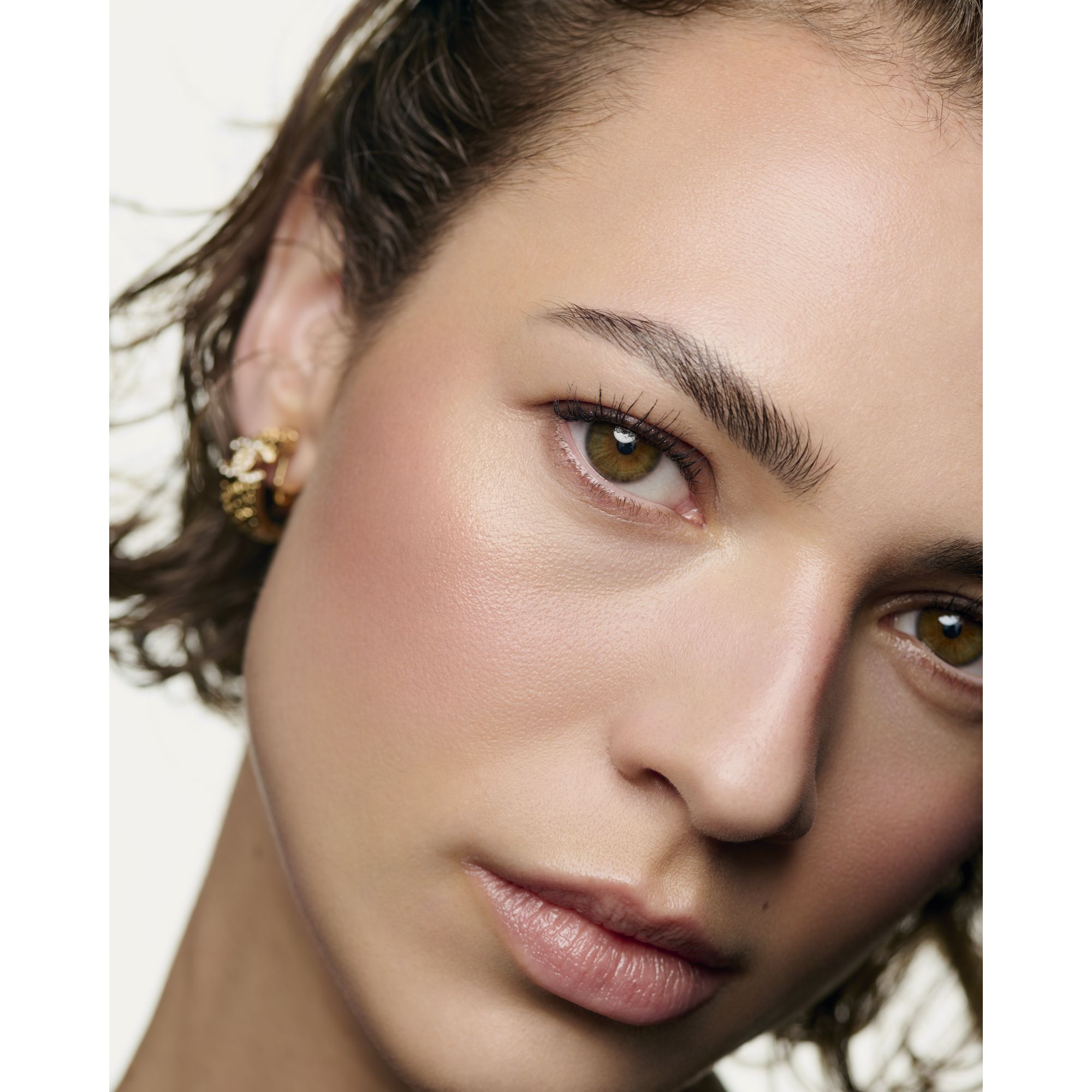 CHANEL LES BEIGES HEALTHY GLOW SUN-KISSED POWDER, BRONZER, BLUSH ANDHIGHLIGHTERMEDIUMROSEGOLD, 15g