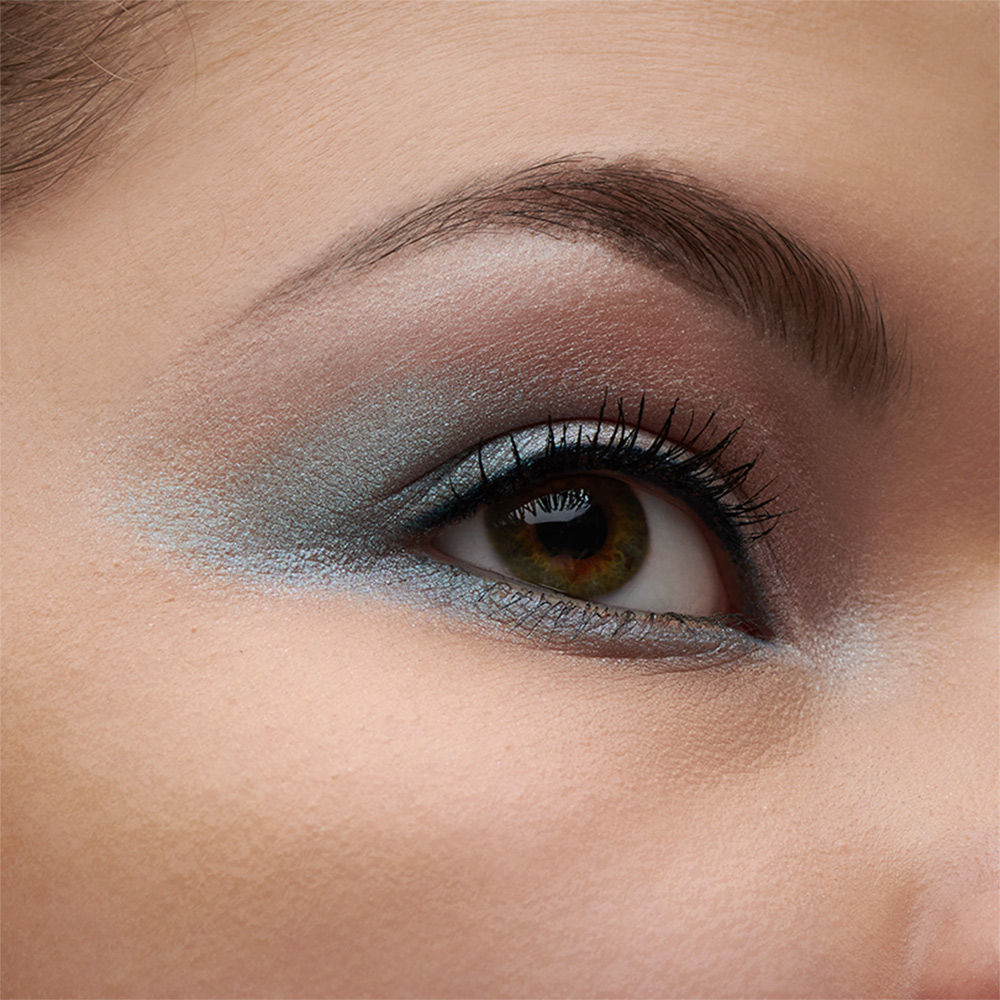 M.A.C Squall Goals Eye Shadow Palette X6: Sparkle Storm- Holiday Collection Sparkle Storm, 1g Buy at Indicrest Image 6