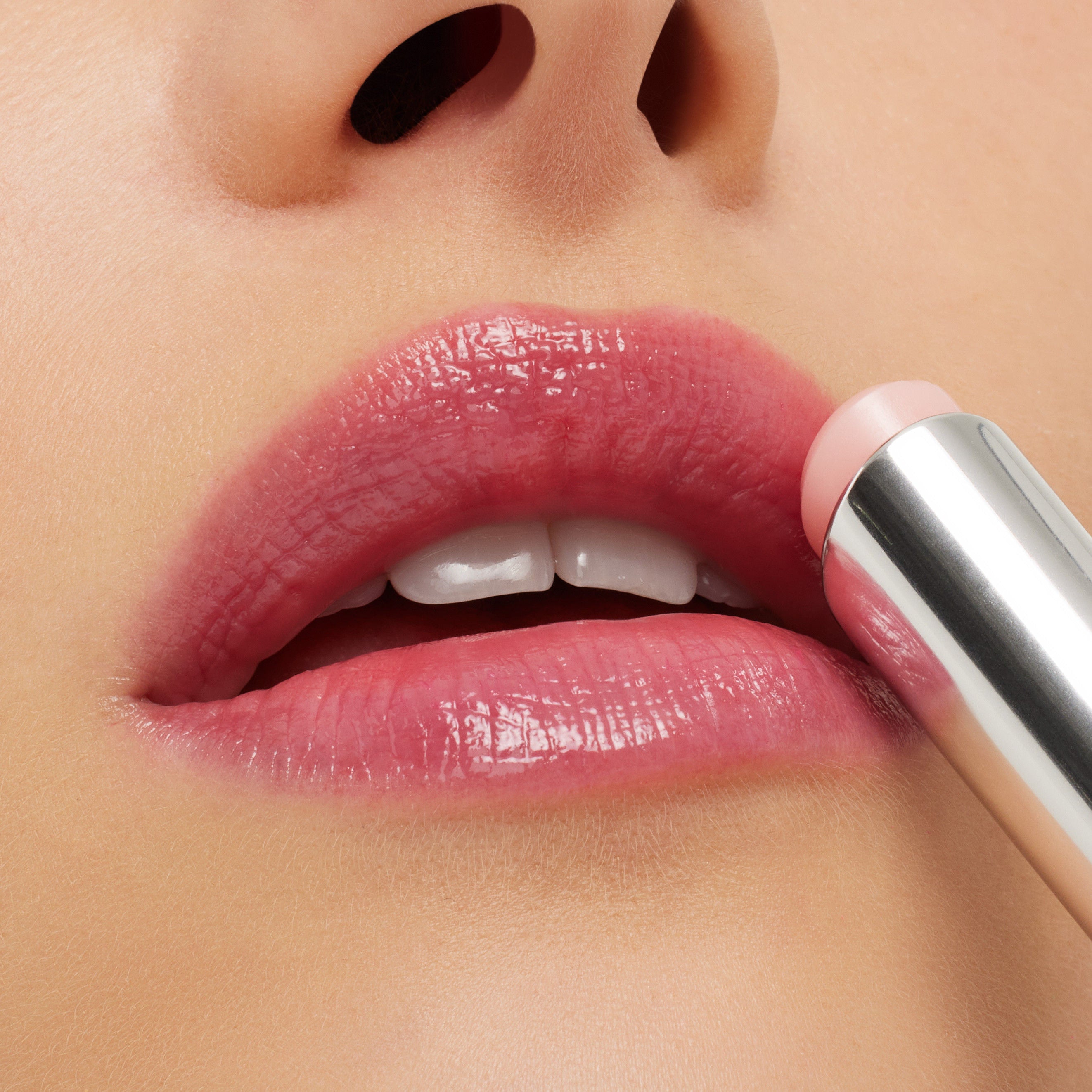 M.A.C Glow Play Tender Talk Lip Balm - Favourite, 3.14g Buy at Indicrest Image 4