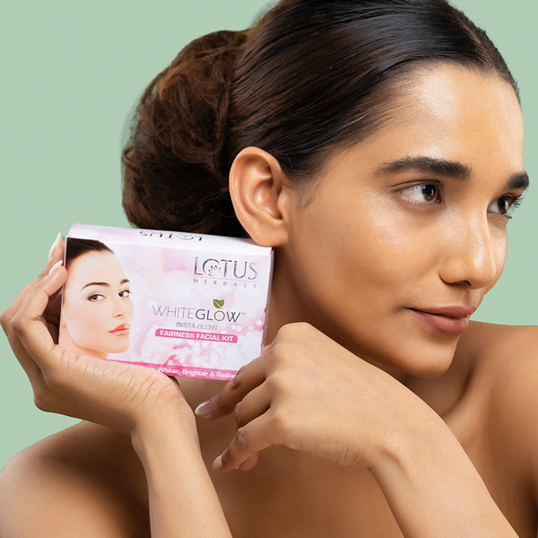 Lotus Herbals WhiteGlow InstaGlow Brightening 4-in-1 Facial Kit, 40g