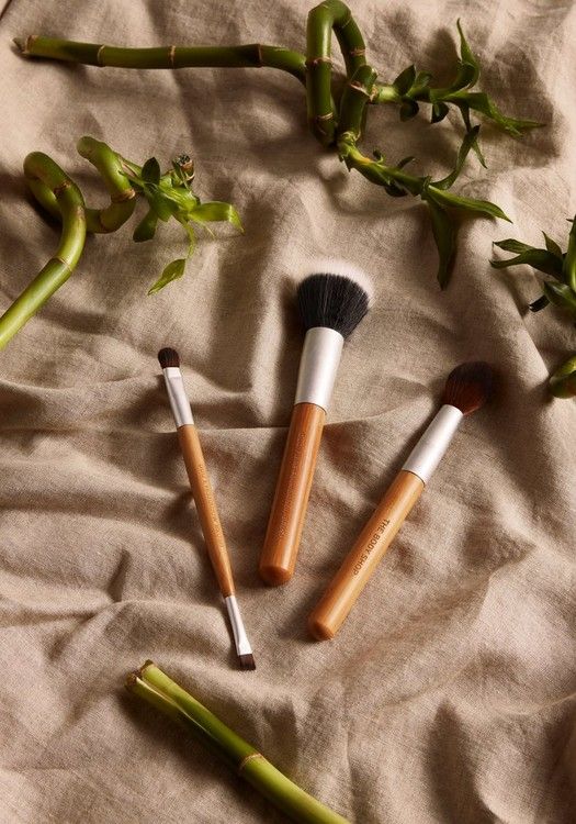 The Body Shop Fresh Nude Foundation Brush, 1pc
