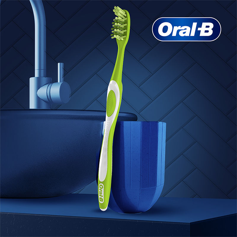 Oral-B Criss Cross Toothbrush with Neem Extract - Medium (Buy 2 Get 2 Free) Buy at Indicrest Image 4