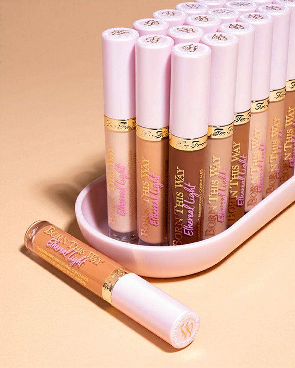 Too Faced Born This Way Ethereal Light-Illuminating Smoothing Concealer - Butter Croissant, 5ml
