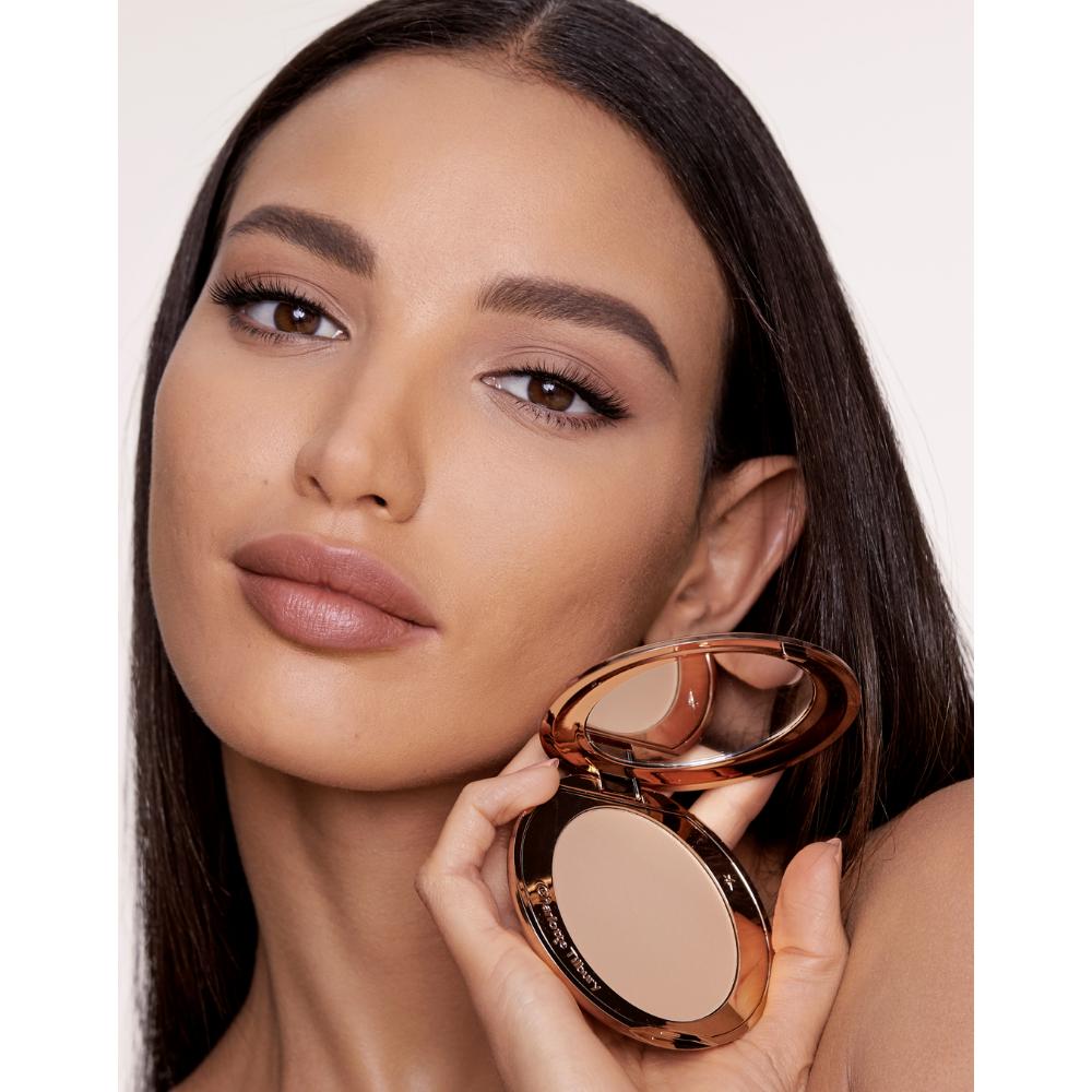 Charlotte Tilbury Airbrush Flawless Finish Mini - Medium, 3.4g
