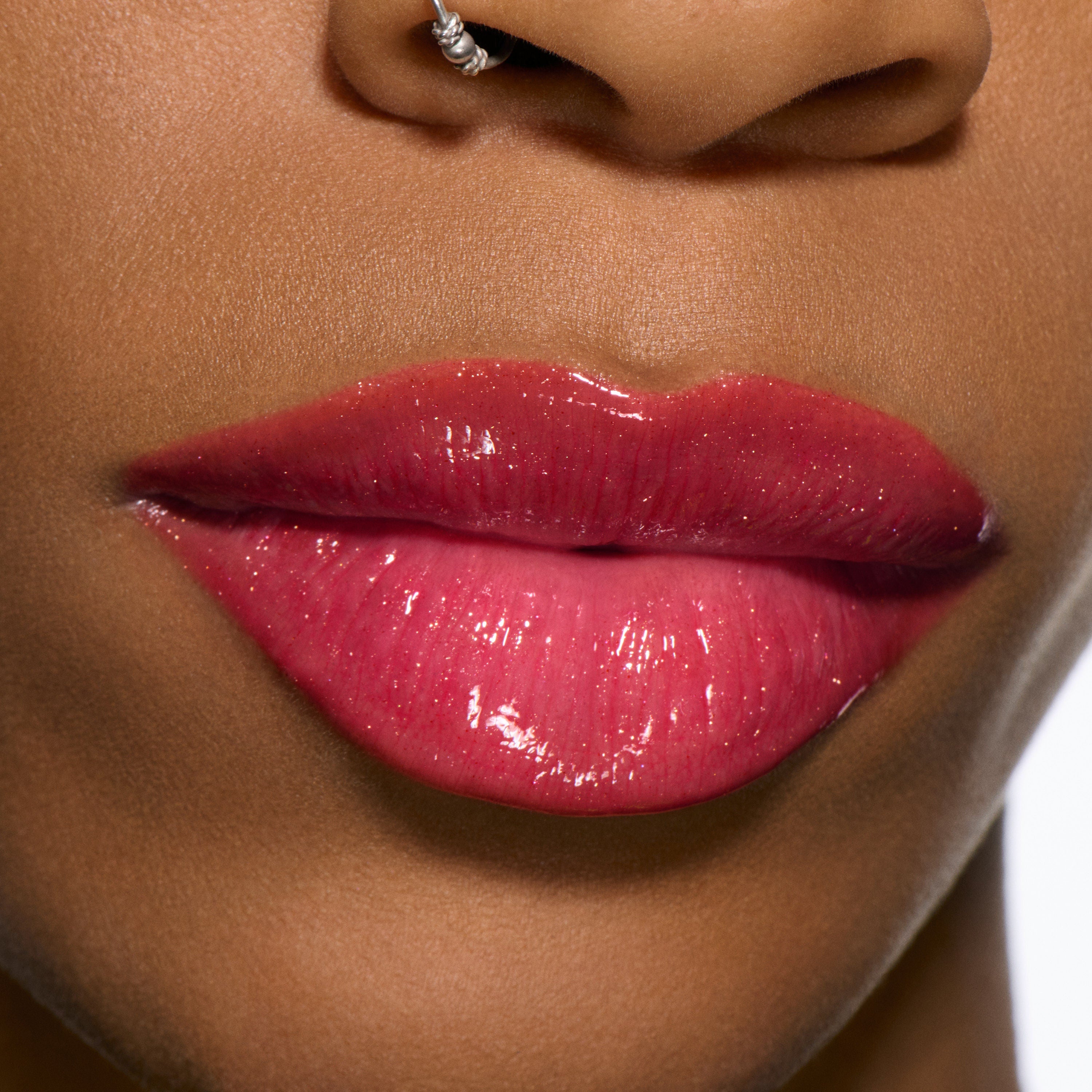 M.A.C Viva Glam Lipglass Air-Viva Kimmitment, 5ml