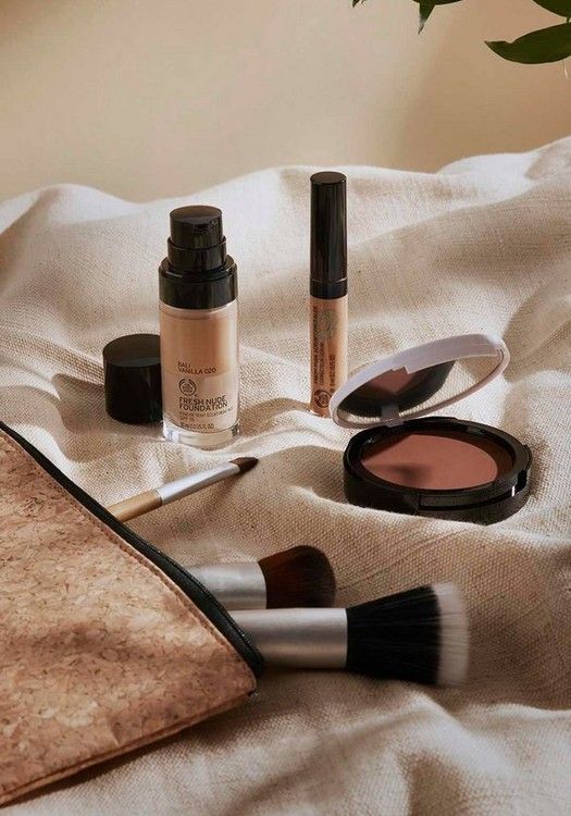 The Body Shop Fresh Nude Foundation Brush, 1pc