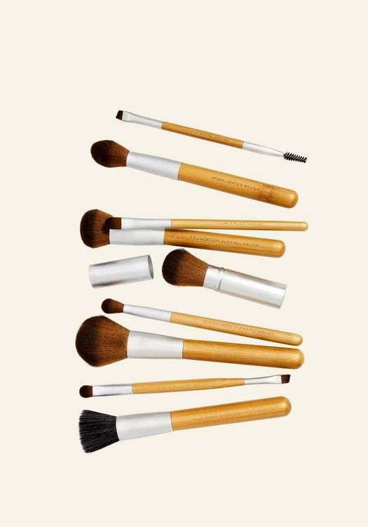 The Body Shop Double Ended Eyeshadow Brush, 1pc