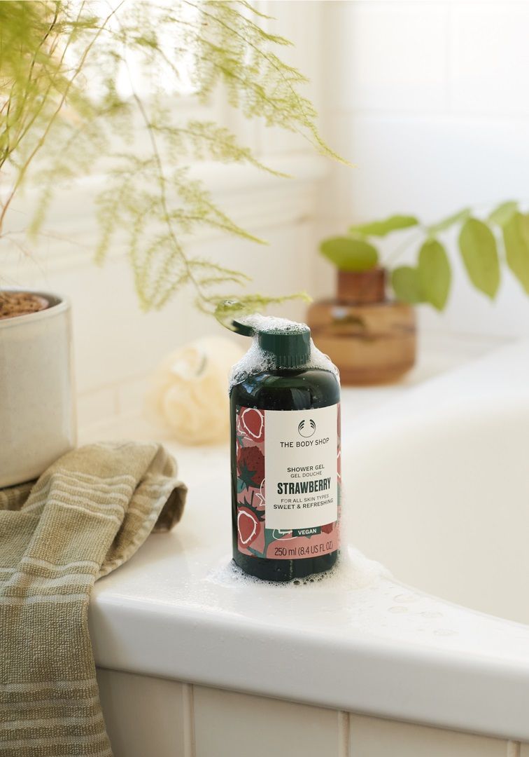 The Body Shop Strawberry Shower Gel, 250ml Buy at Indicrest Image 2