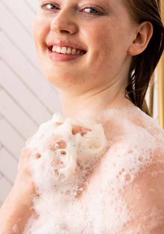 The Body Shop Strawberry Shower Scrub, 200ml