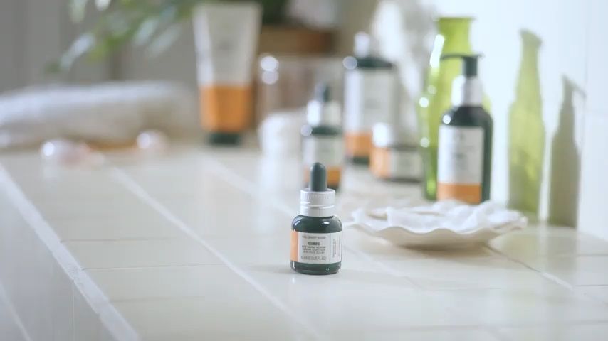 The Body Shop Vitamin C Eye Glow Serum, 10ml